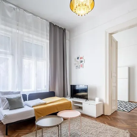 Spacious Daire Budapeşte